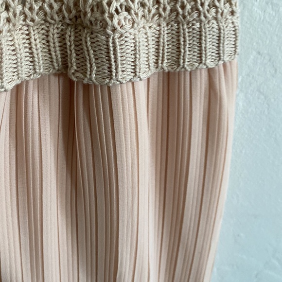Crotchet and Pleated Dress - Tan/Light Pink - Small - Picture 3 of 5